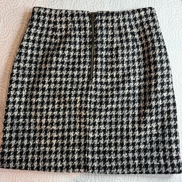 LOFT Black and White Houndstooth Mini Skirt - Picture 13 of 15